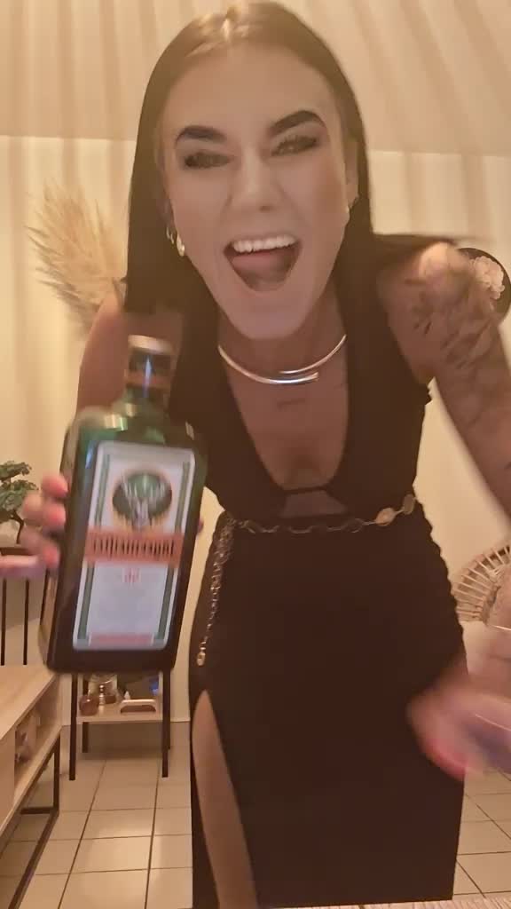 @Lau♒