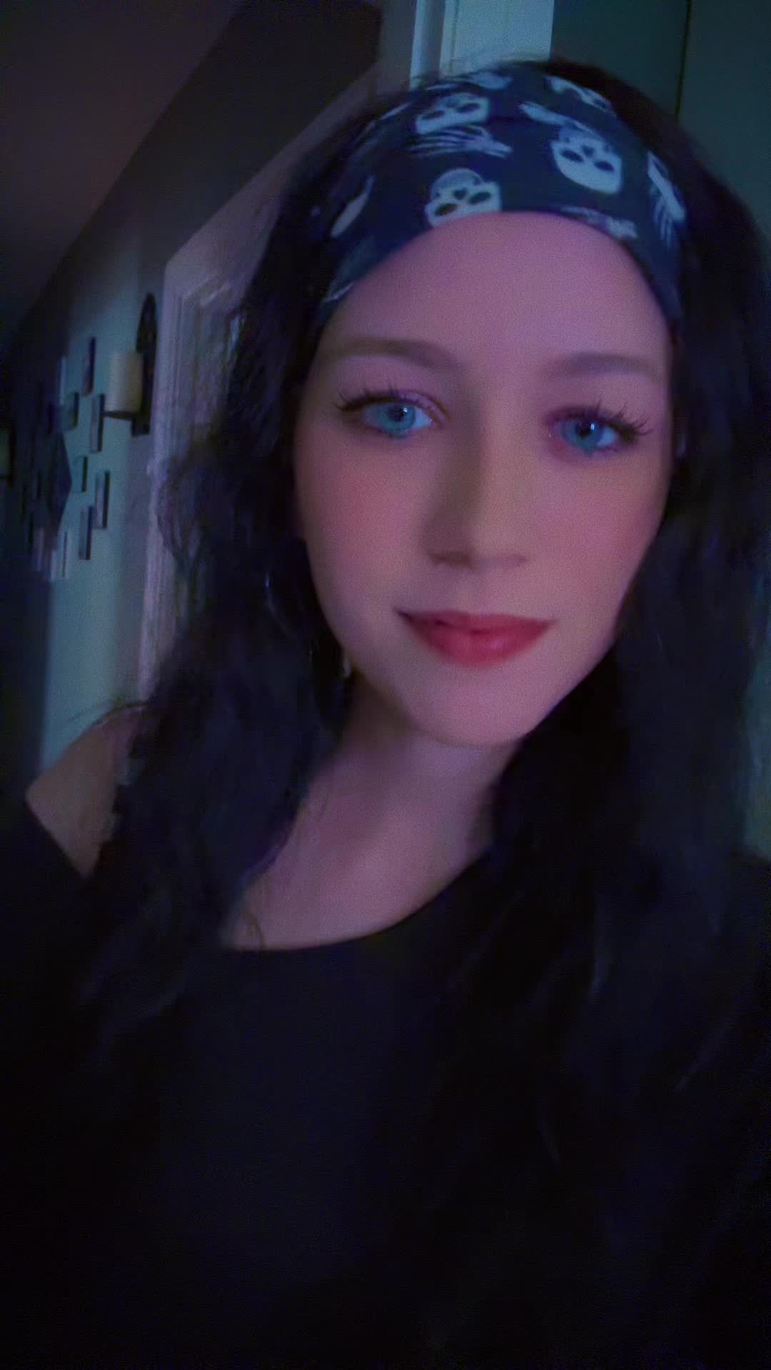 @Megan 🖤 ☕️ 🎧