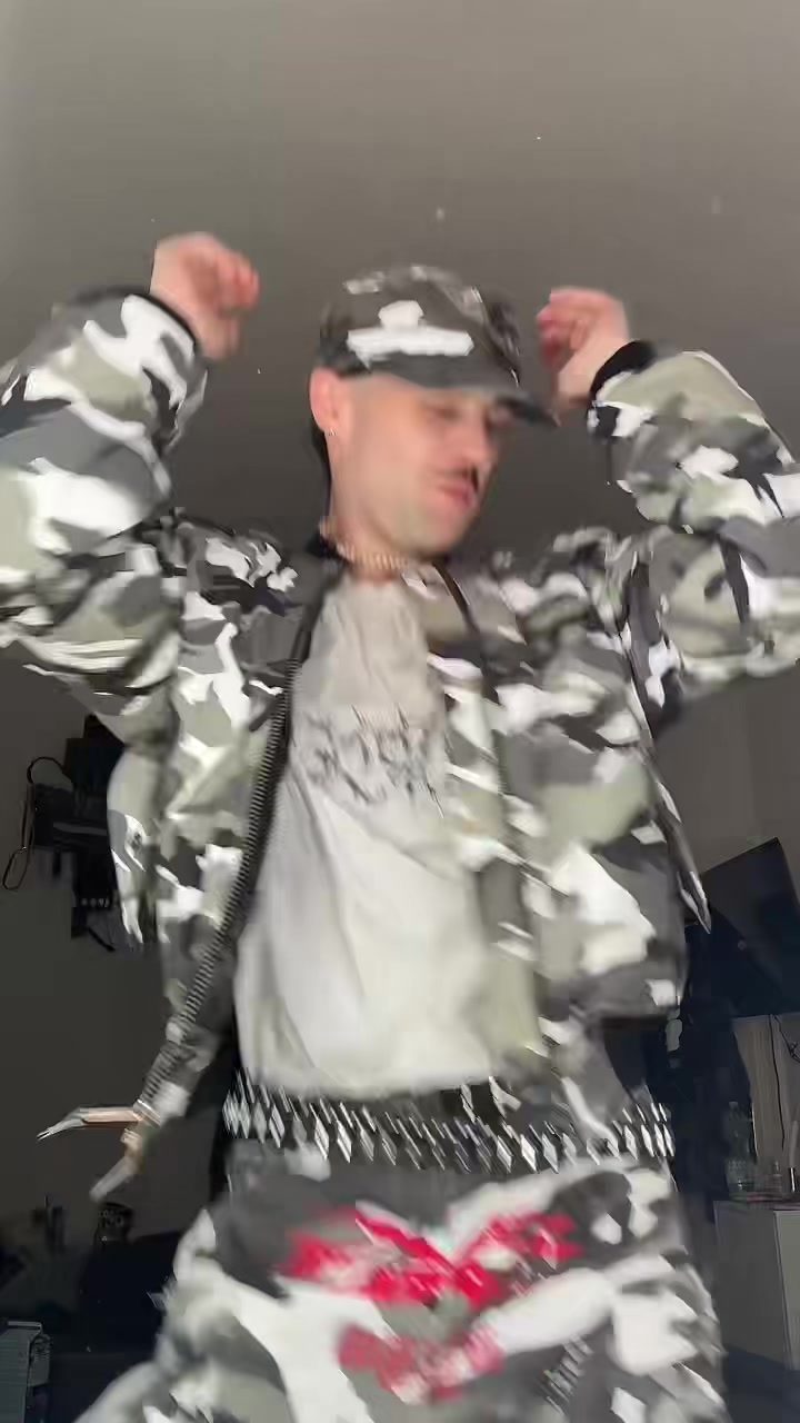 @luca 4̷4̷