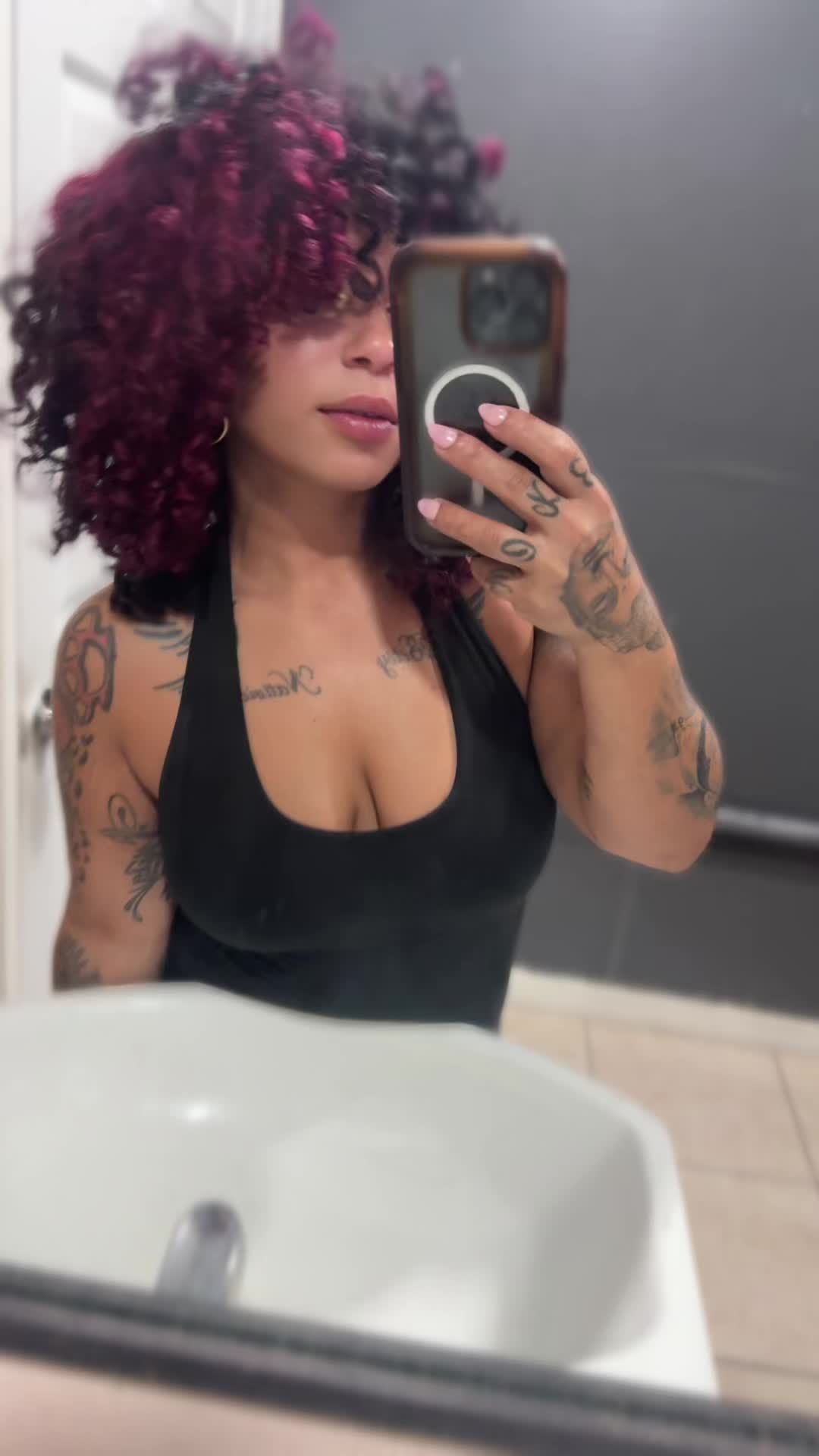 @ShhmoneyCurl