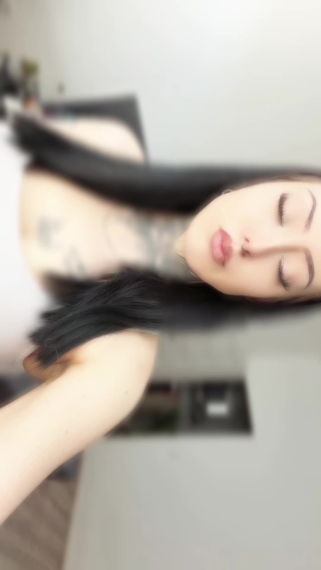 @𝖆𝖑𝖎𝖓𝖆🦅