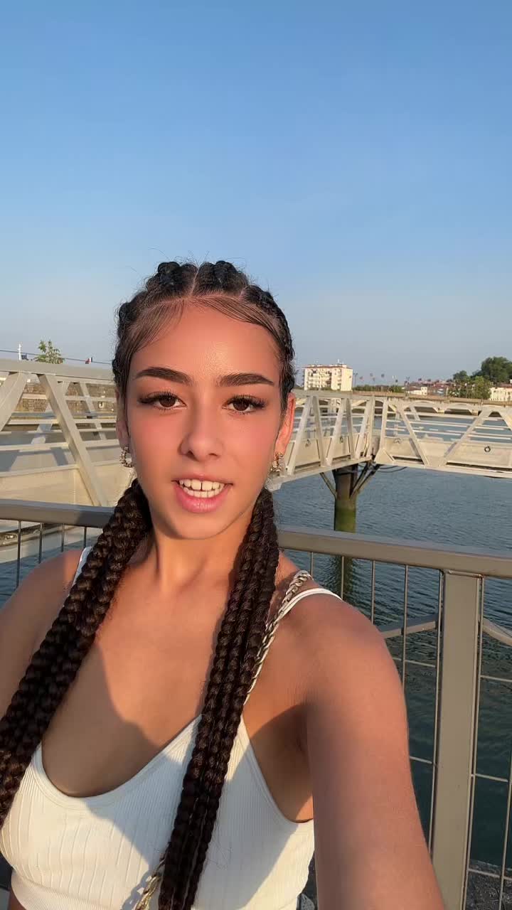 @Anaislrs