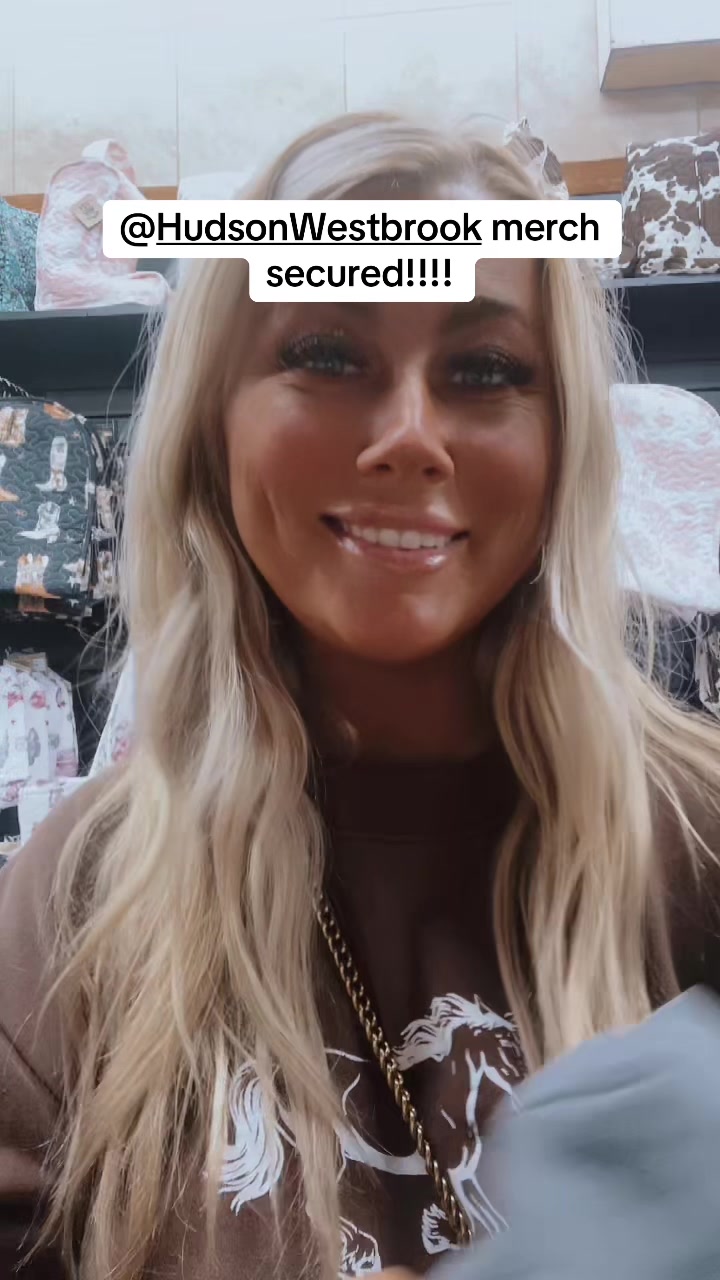 @Laceybarbieee