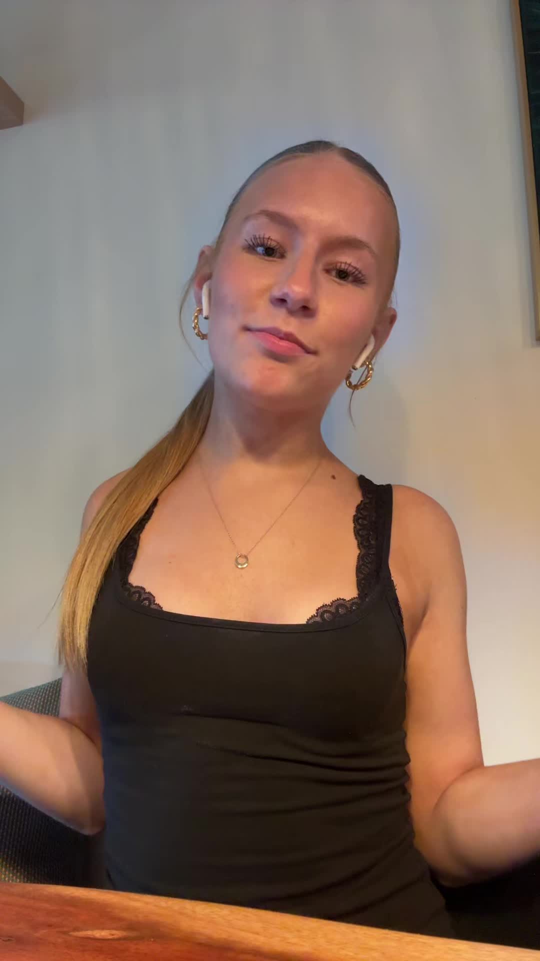 @slrlara