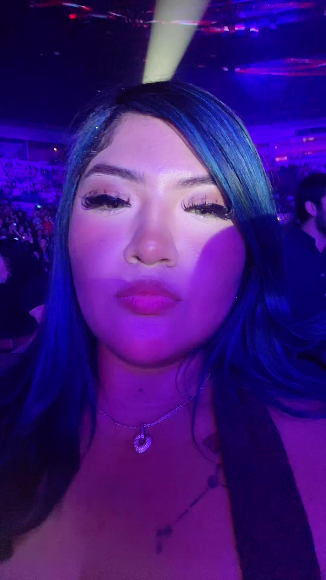 @🫐