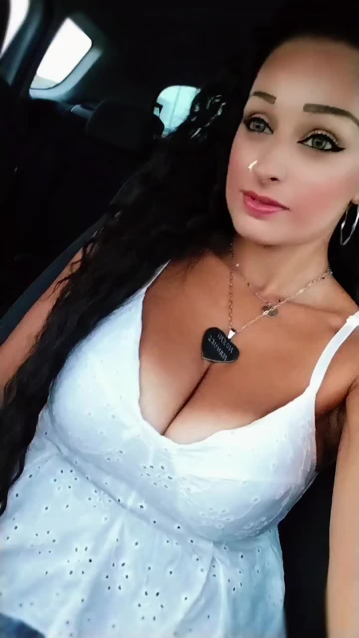 @👑🅜︎🅔︎🅡︎🅨︎👑
