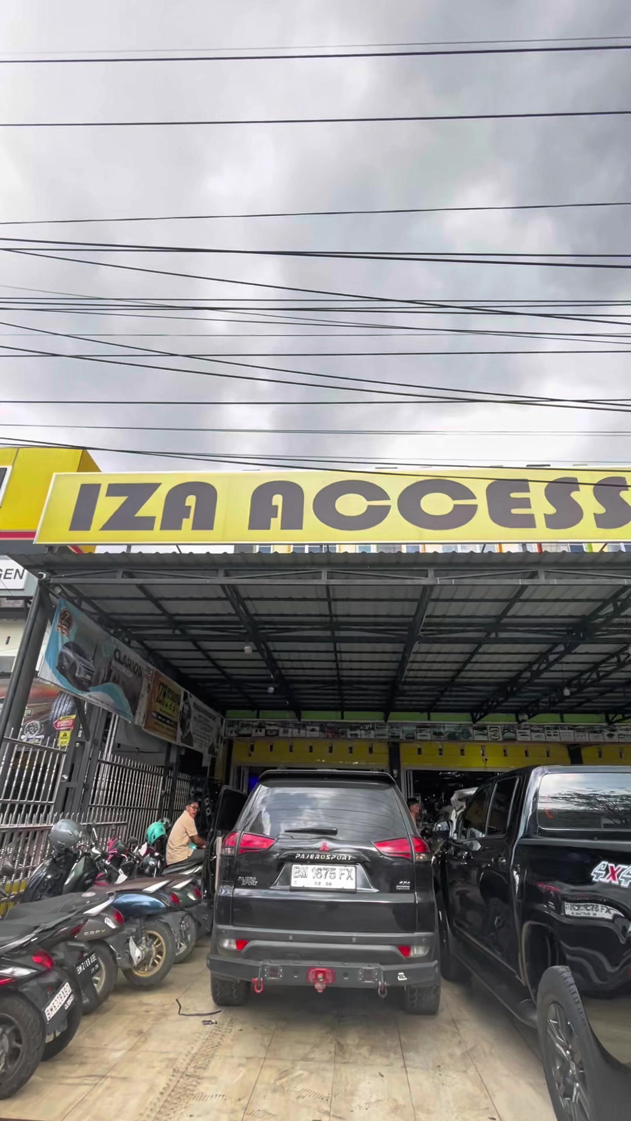 @Iza Accesories Mobil