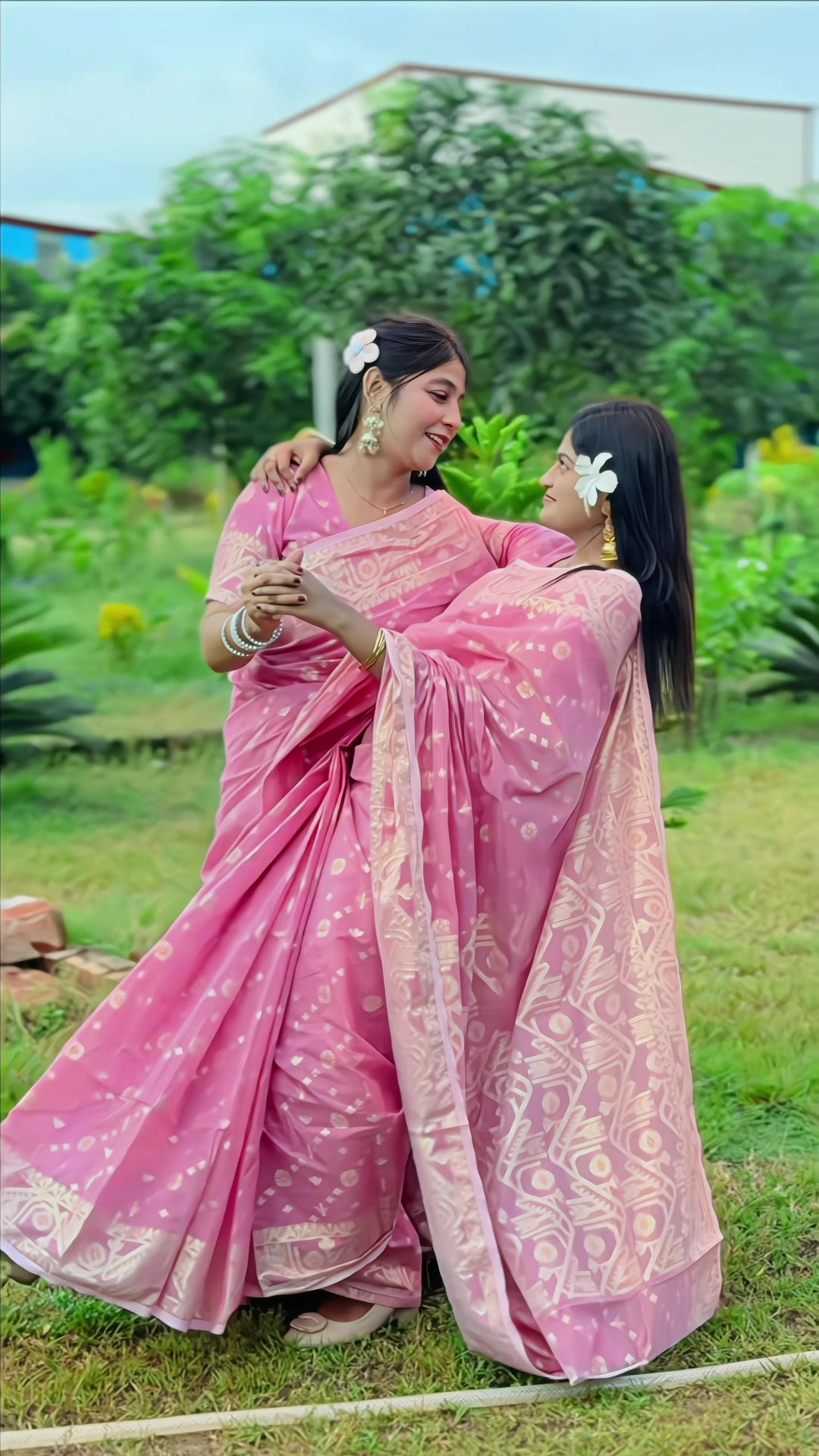 @Akhi Pakhi