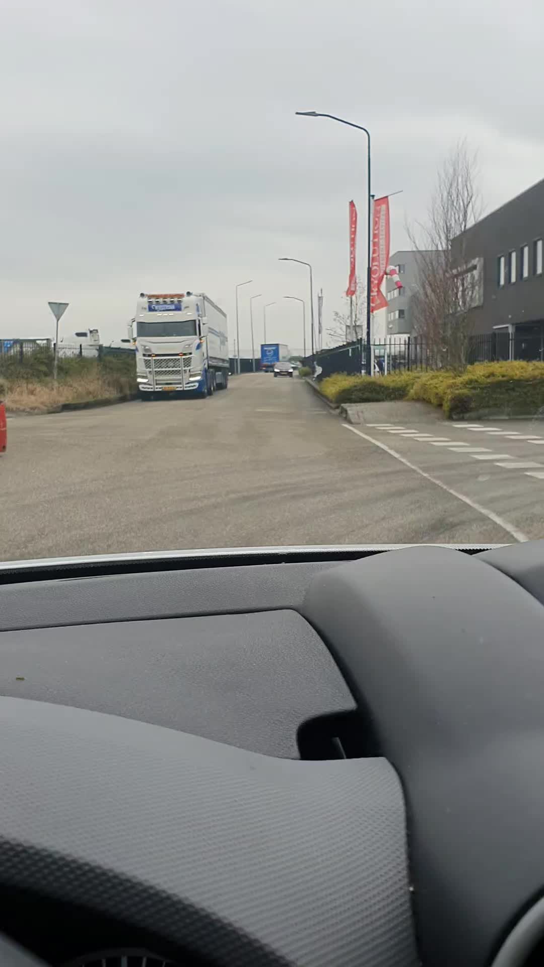 @crazydutchtrucker