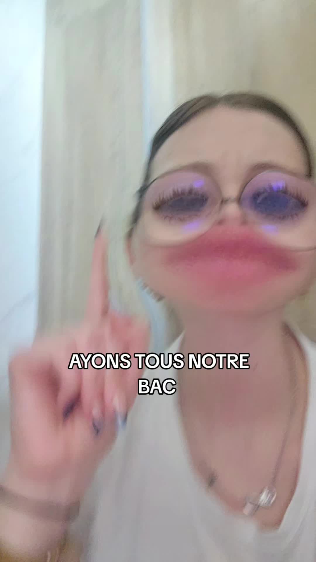 @Kh&eacute;lia &dagger;