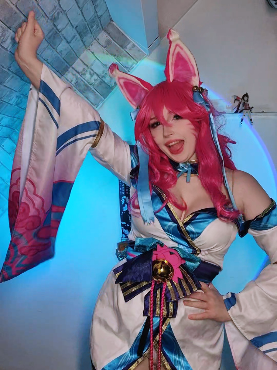 @twitch.tv/nikari_cosplay
