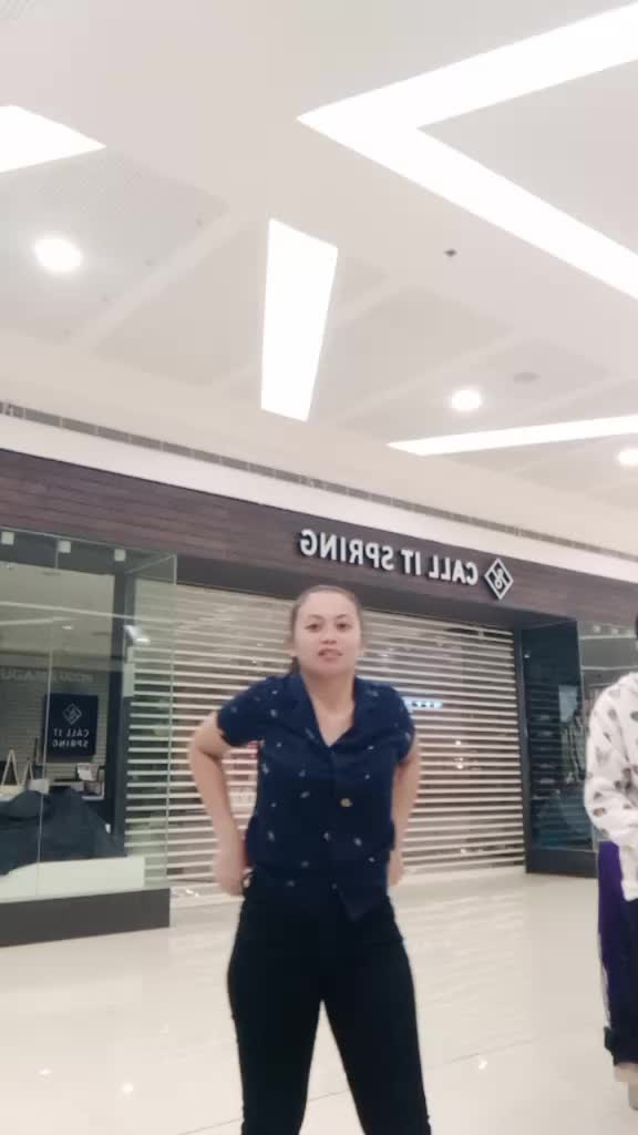 @伊笑