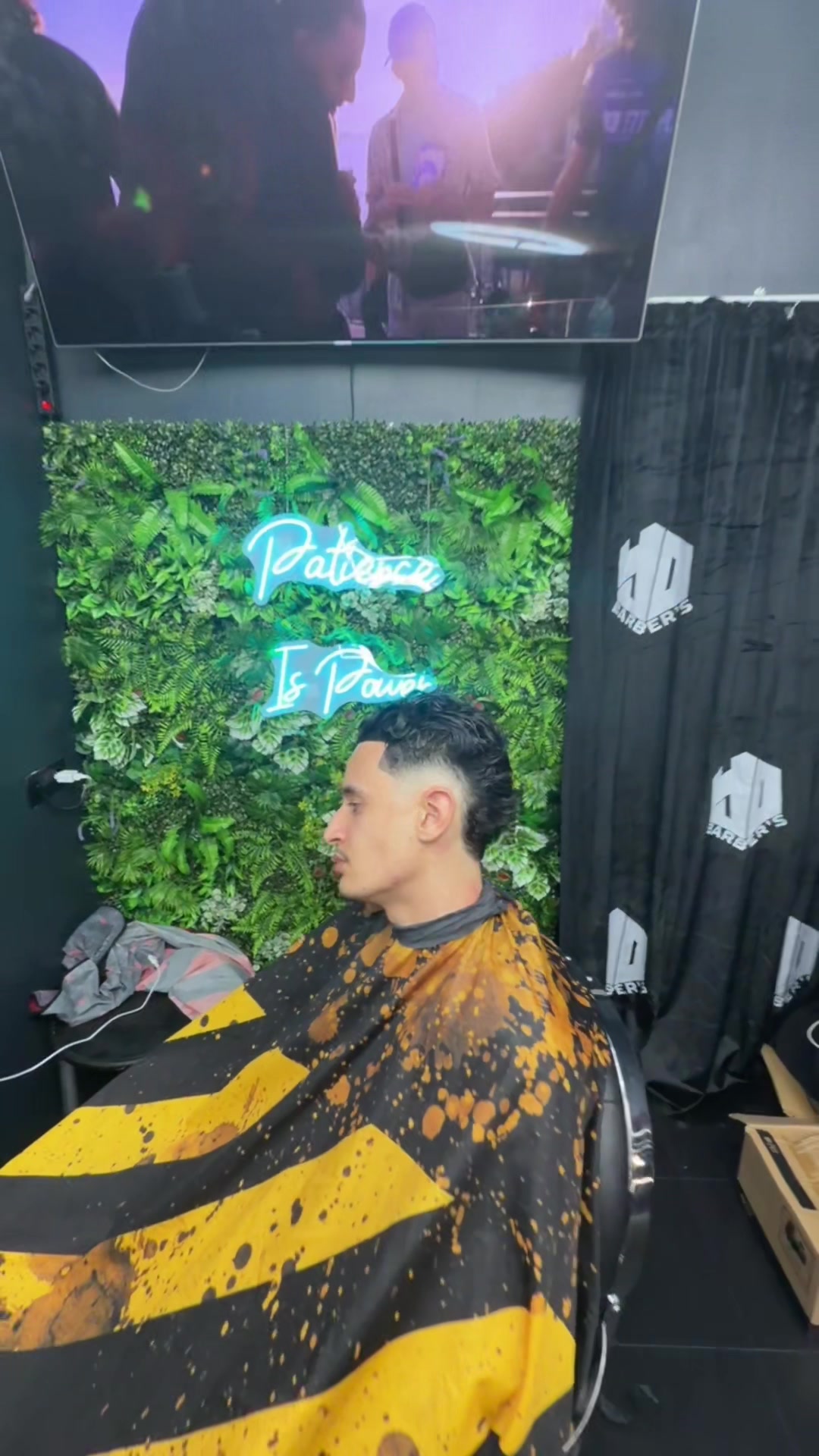 @Barber Cazza