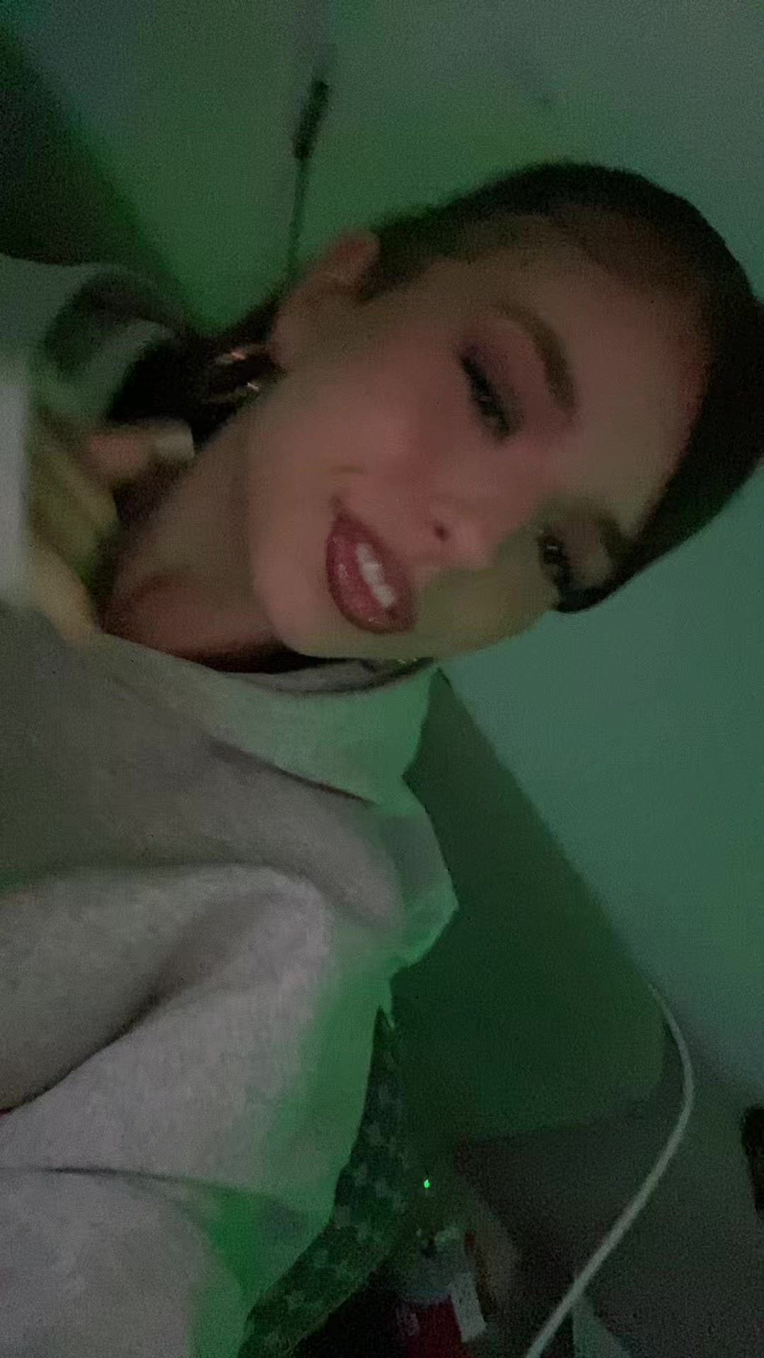 @Leony_8754