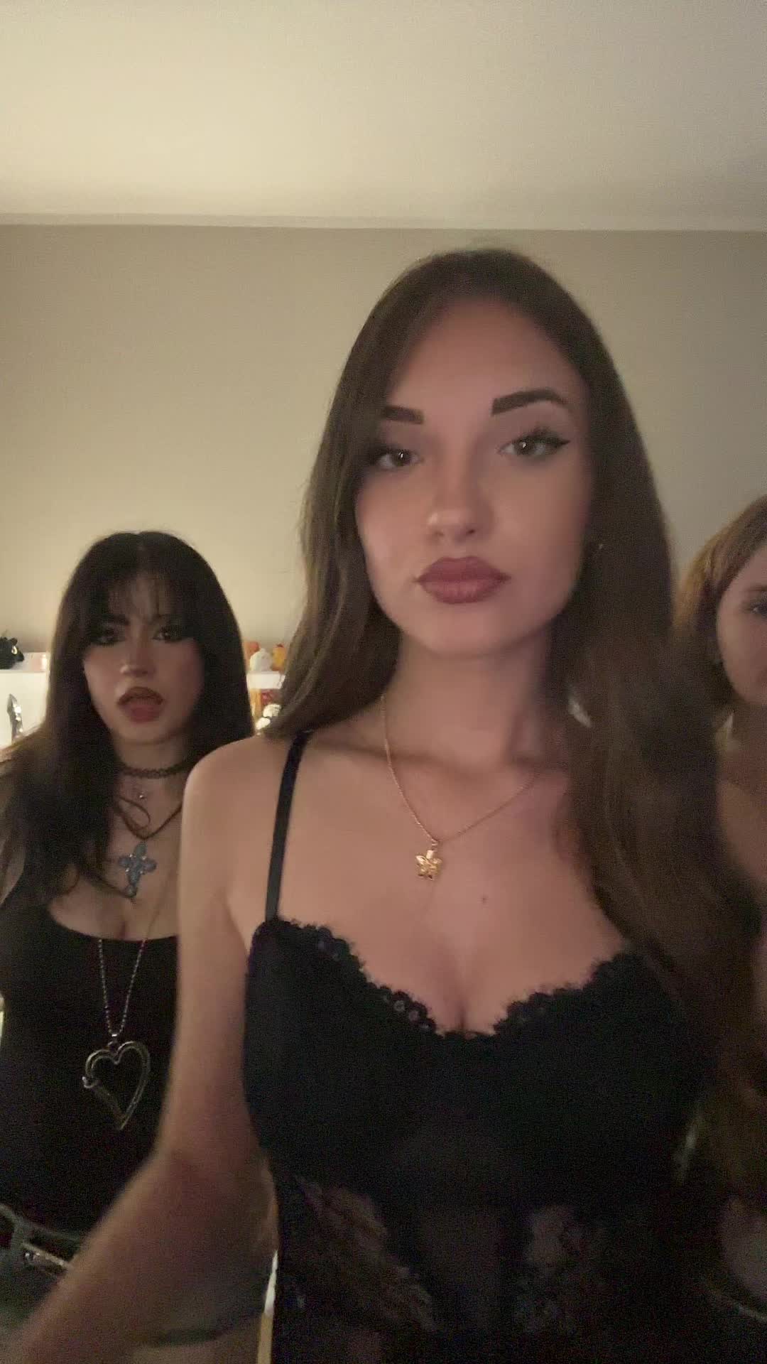 @𝐀 𝐋 𝐄 𝐒 𝐒 𝐈 𝐀
