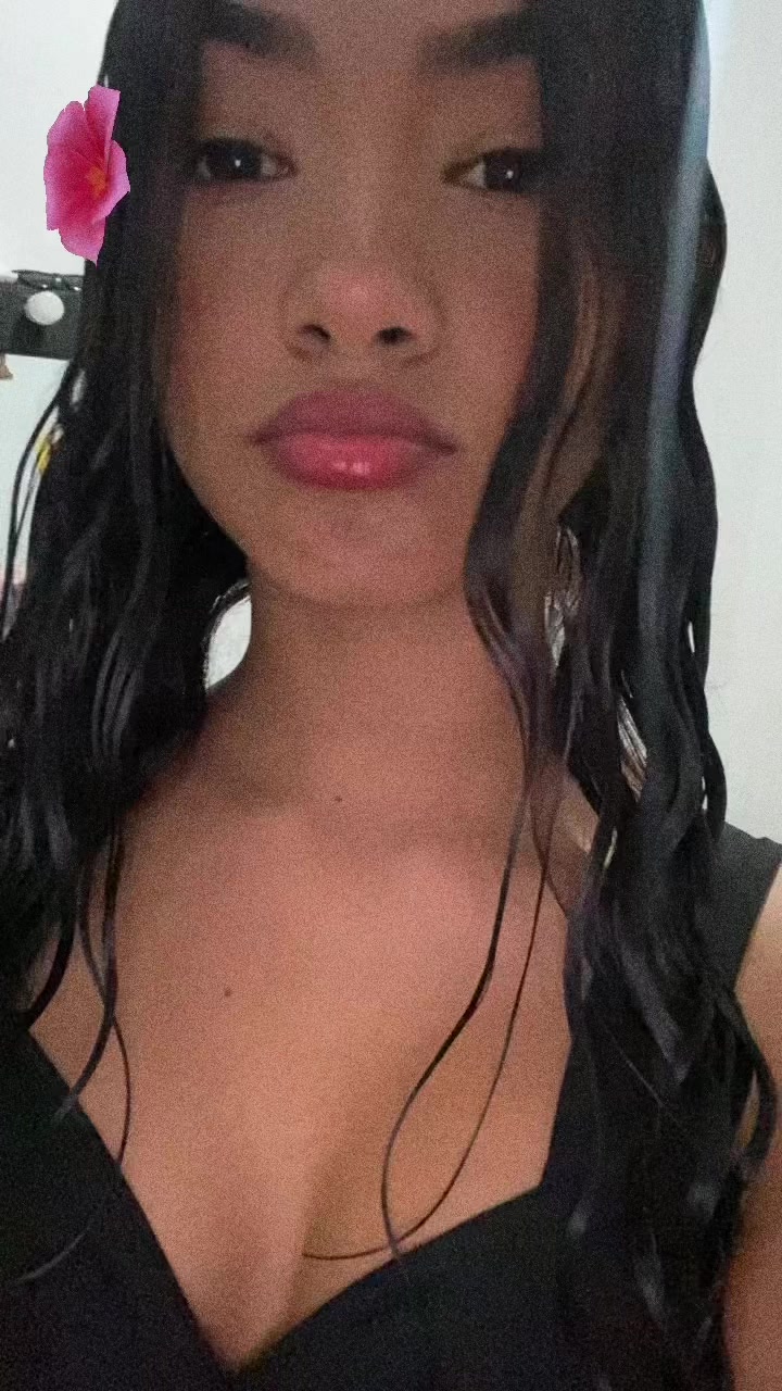 @Valentina🖤.