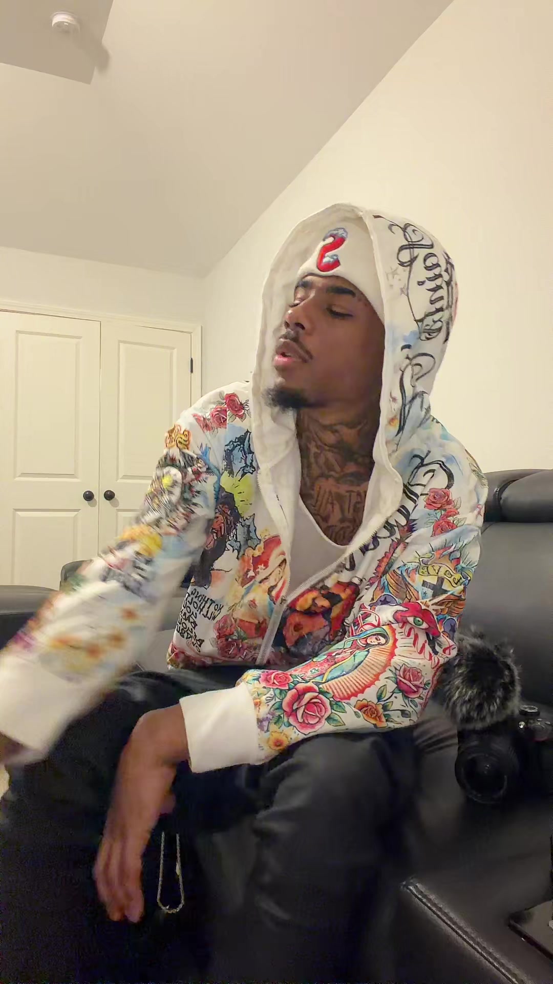 @FamousTrayski