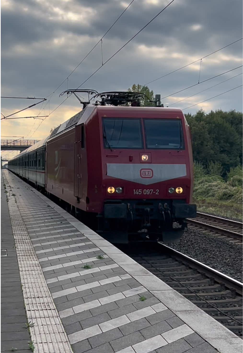 @Trainspotterin_Alina🧃