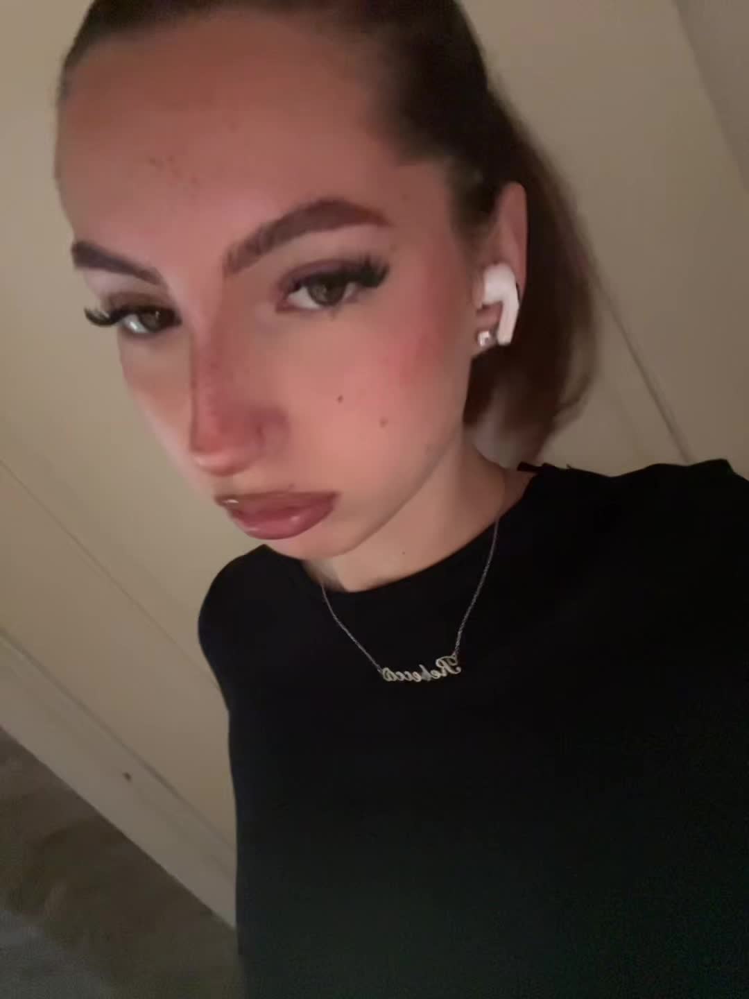 @rebeee🍓