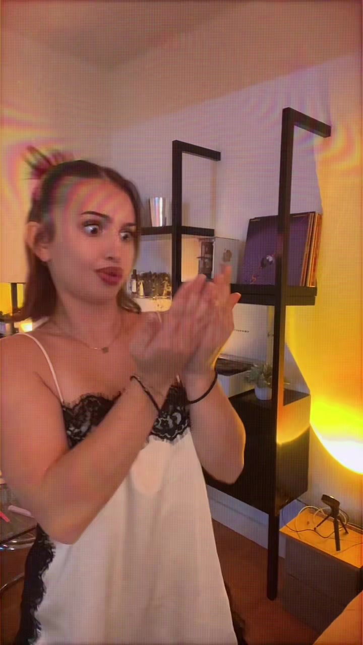 @jeannefrn