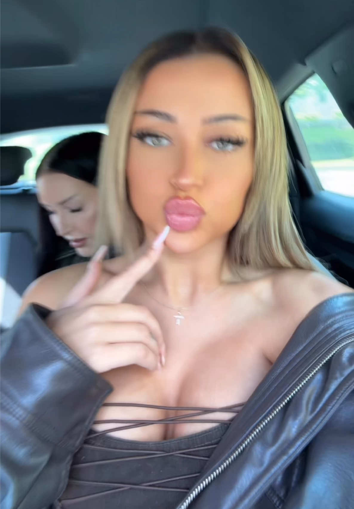 @laura moradi