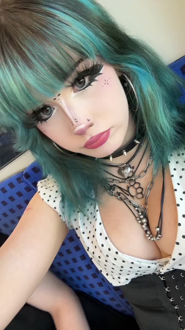@pinkstrawberryghoul