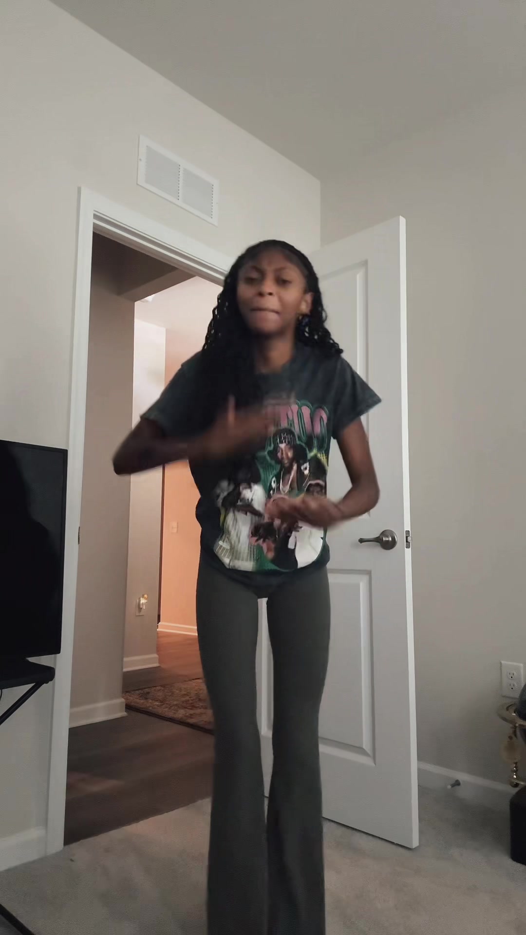 @Niya Riona