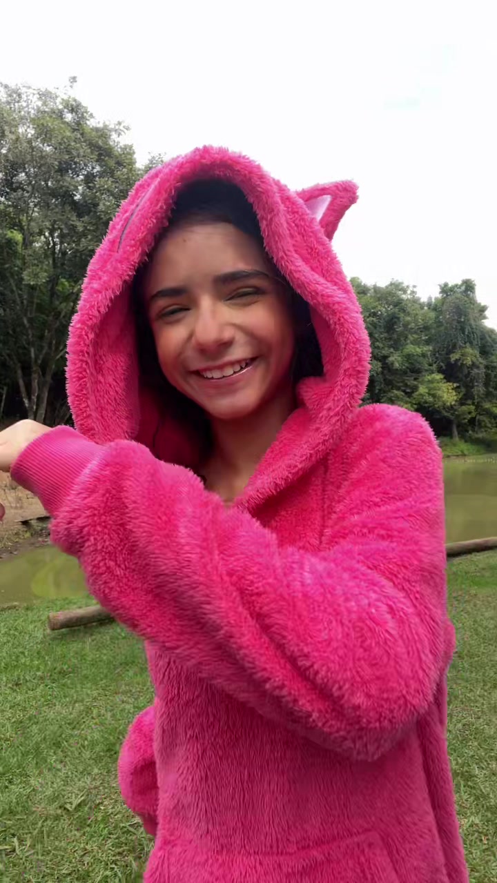 @larafamiliamadrona