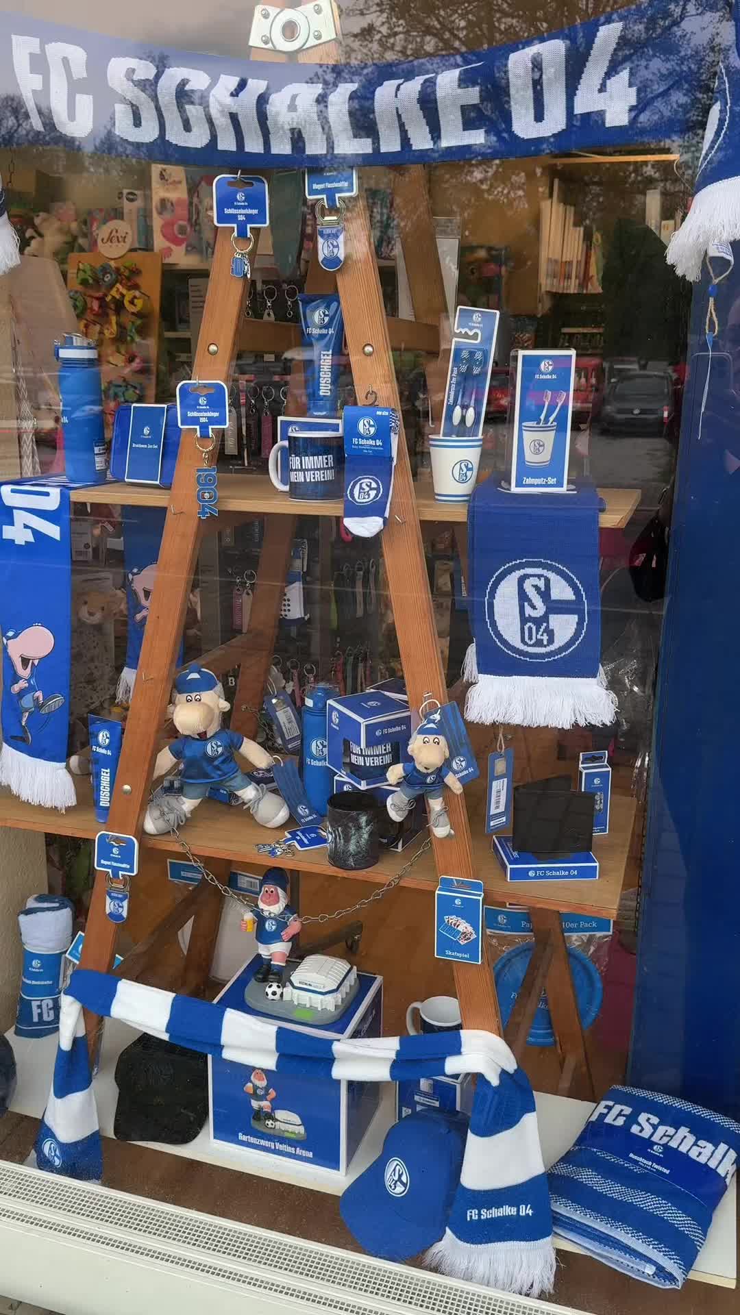 @Spielwaren Puppe
