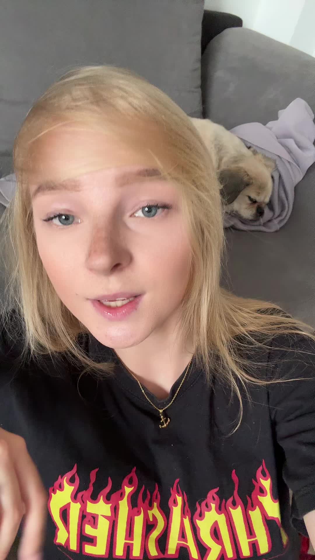 @Blonde_vivi