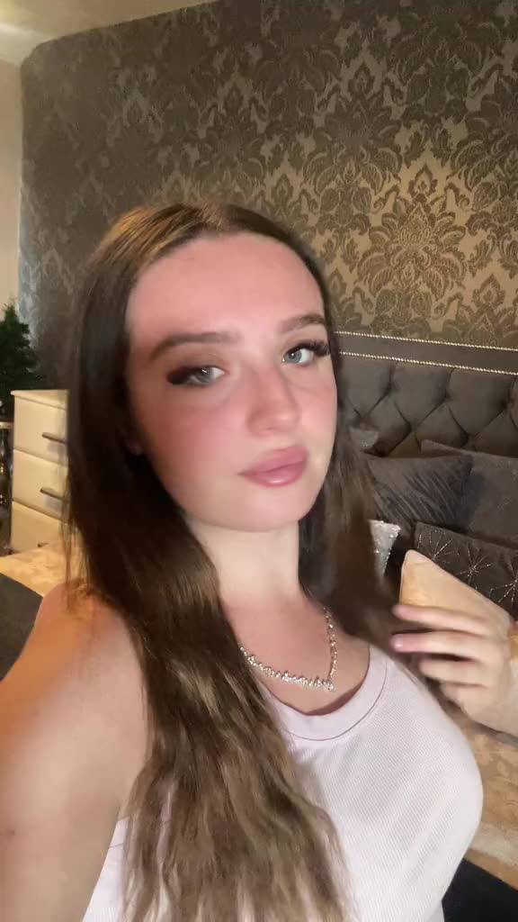 @Ellie🩷