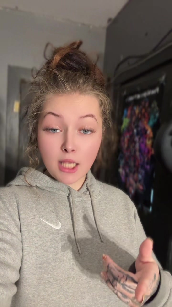 @x_your_dream_girl_x