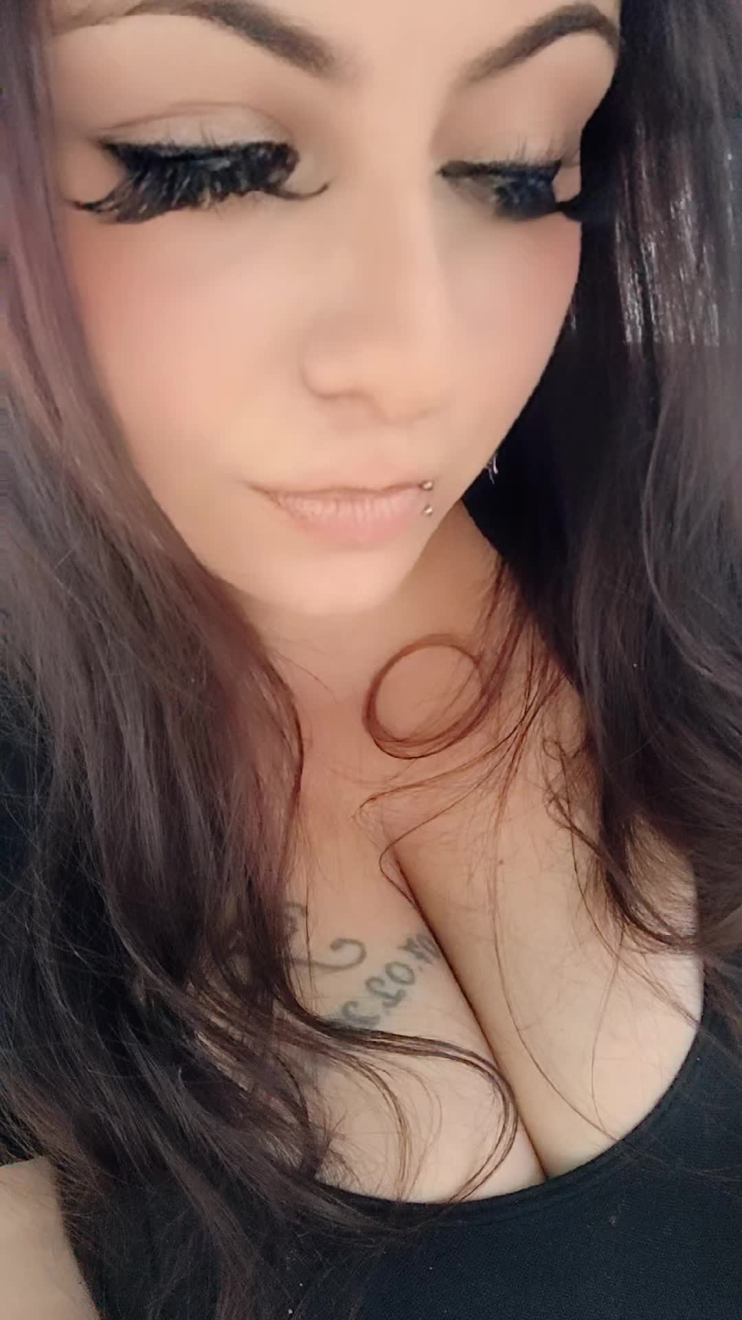 @bellaleiin