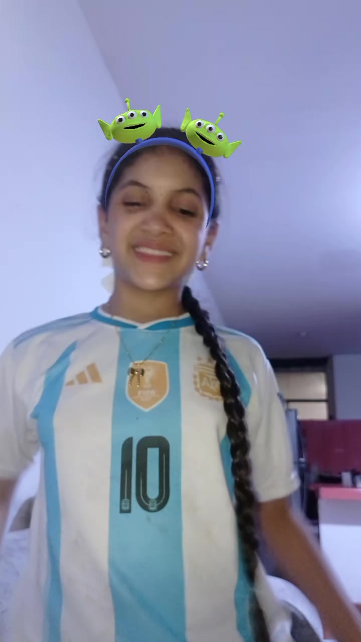 @la niña del pelo largo,