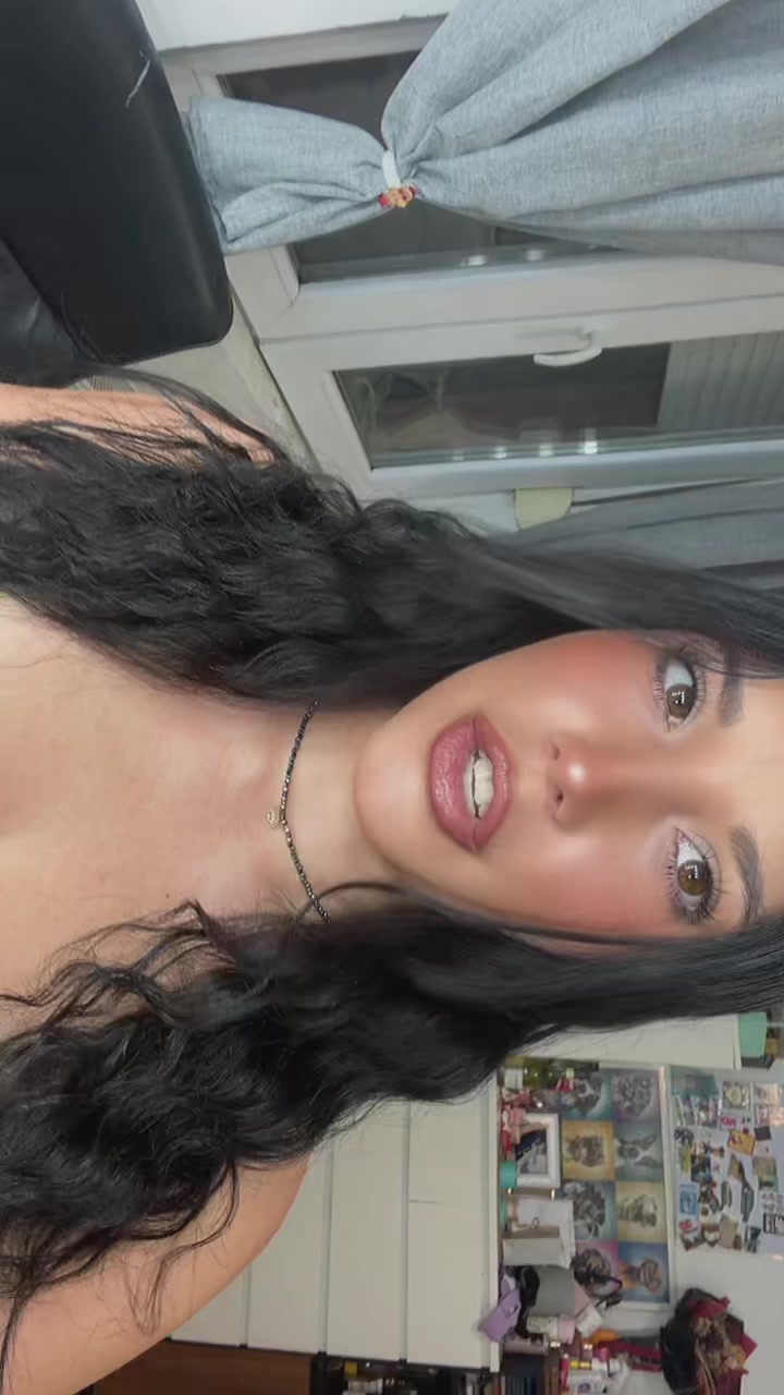 @🦦
