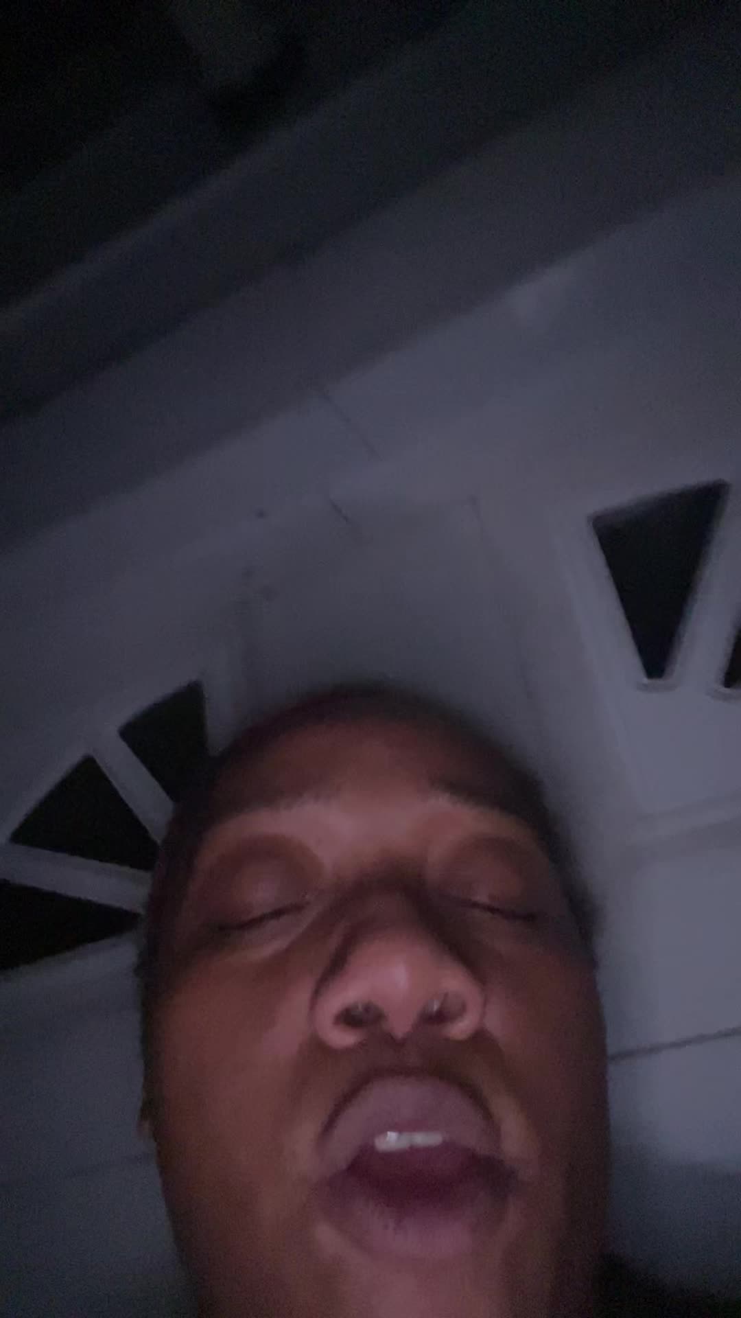 @Dee_nuggss