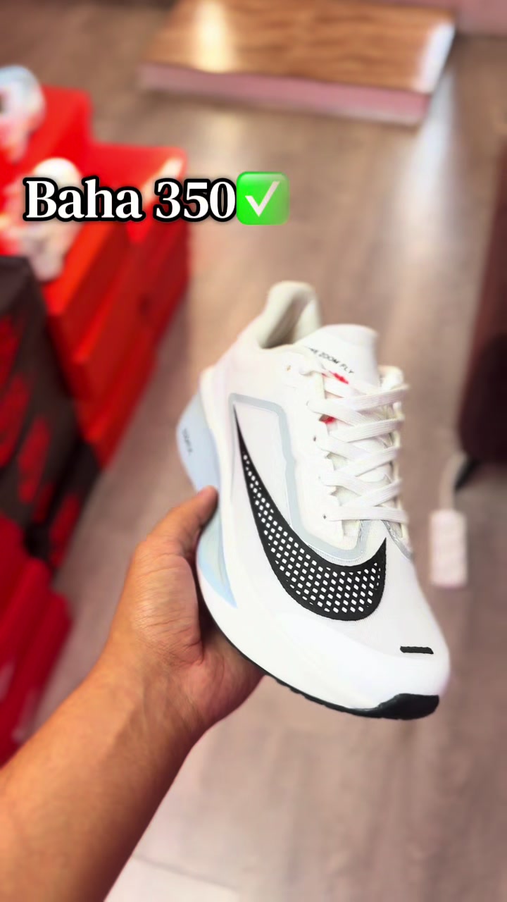 @Nike vs Adidas ✔️