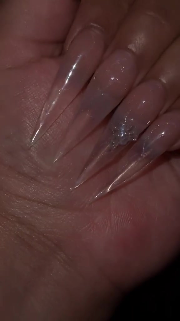 @Dat Biss Nails