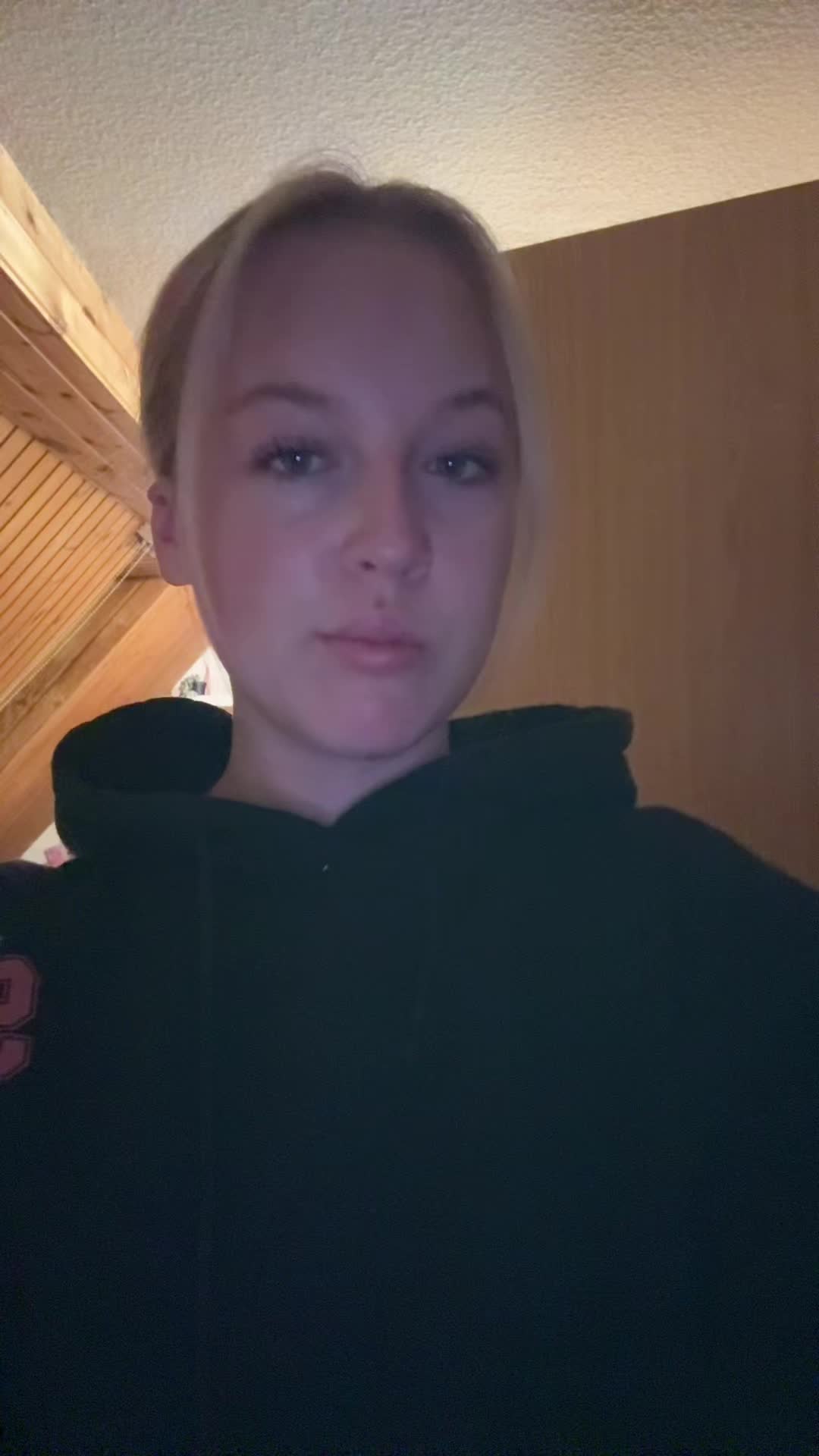 @emelyerdbeer⛓️💥🍓