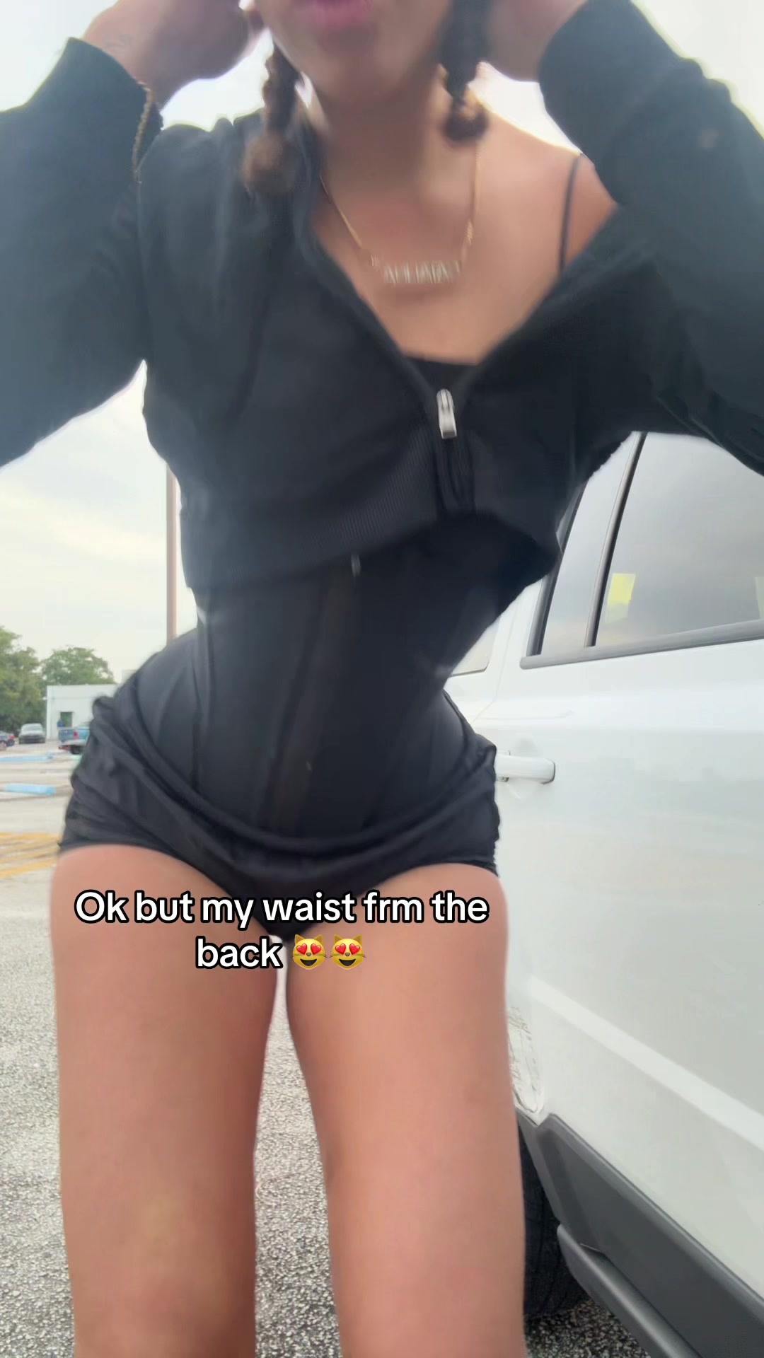 @Lightskinlesbo