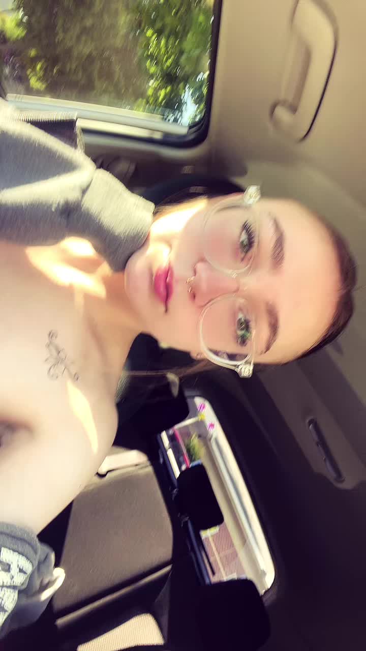 @😻