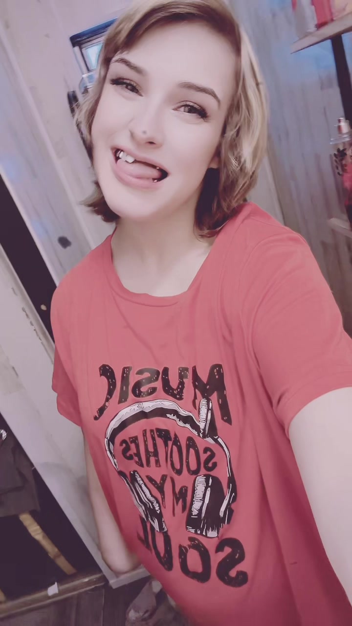 @♥️BEAUTIFUL QUEEN♥️