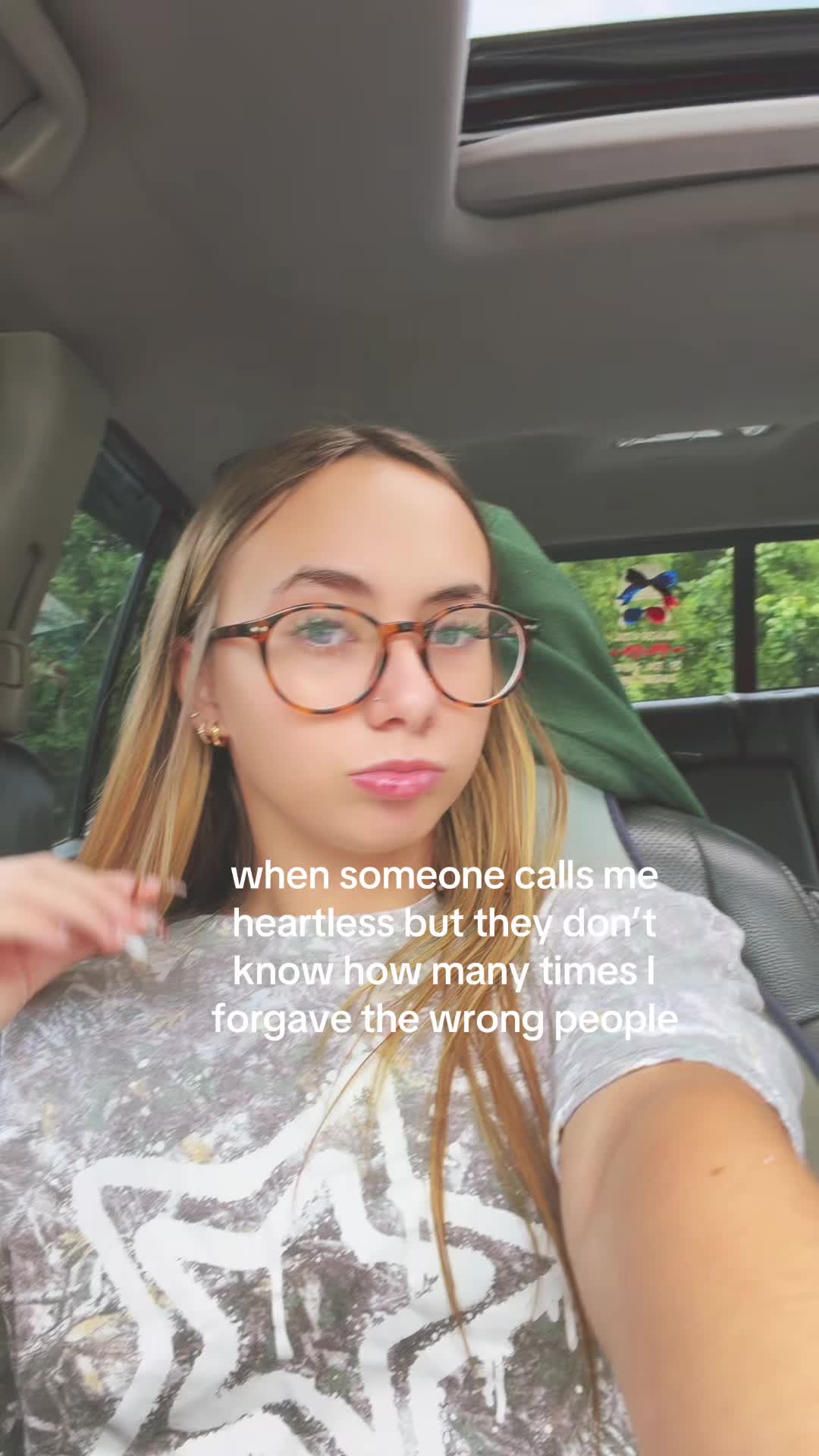 @???