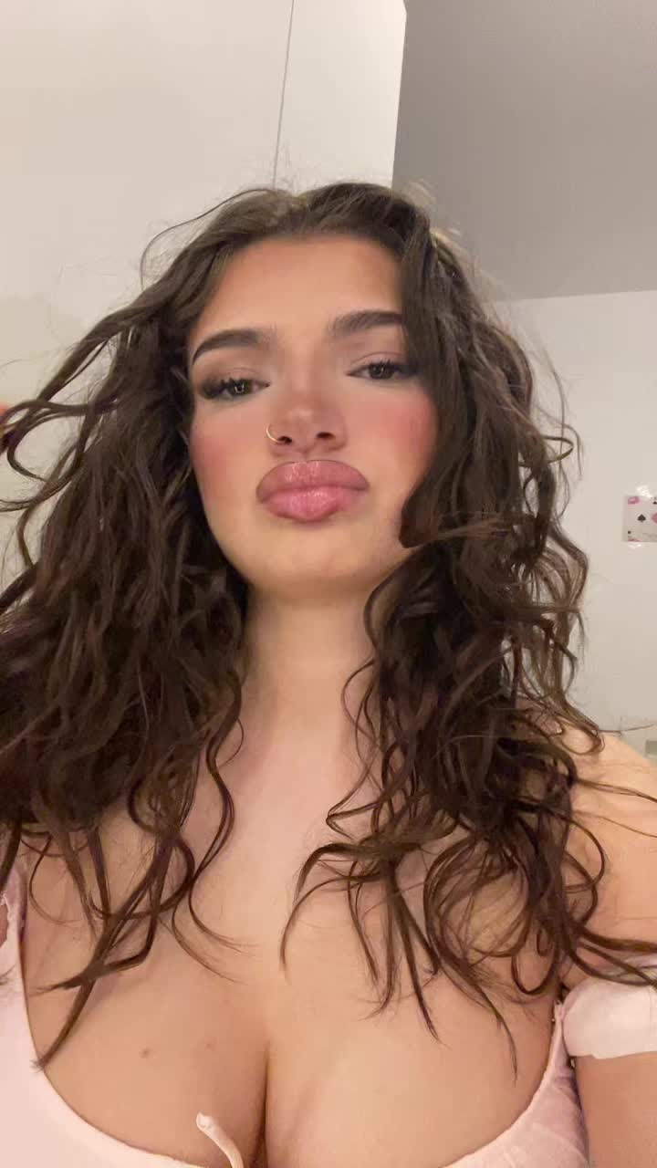 @𝒷𝑒𝓁𝓁𝒶𝒶🇦🇱