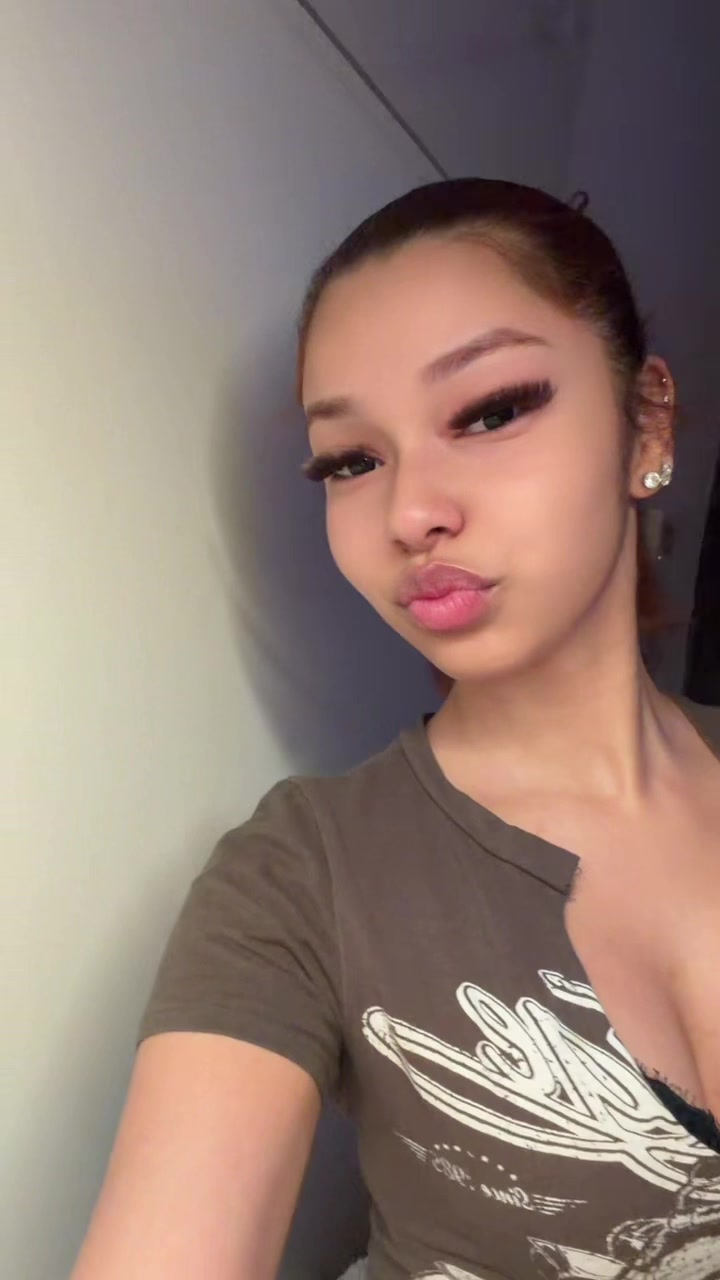 @Pyt_mailyn