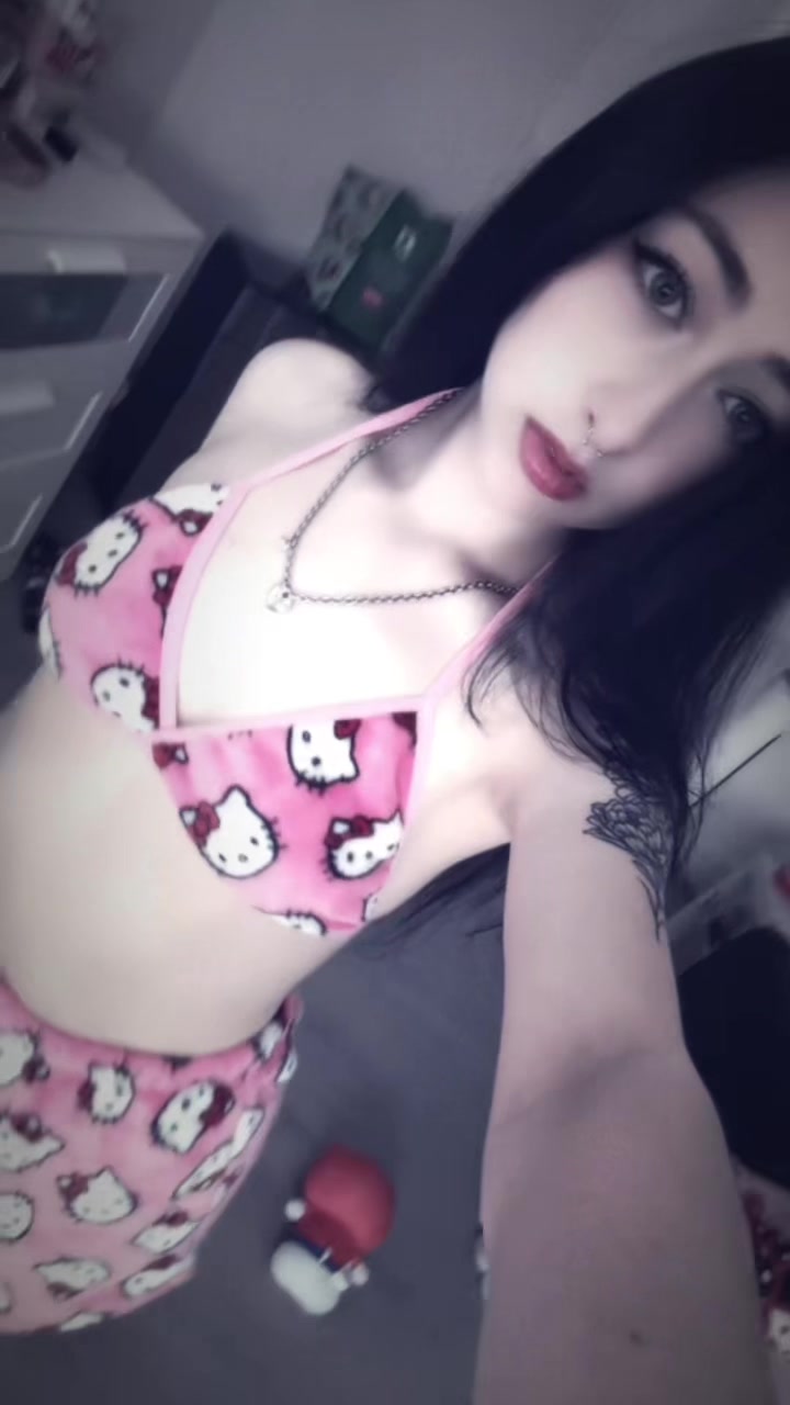 @Juli 🦇