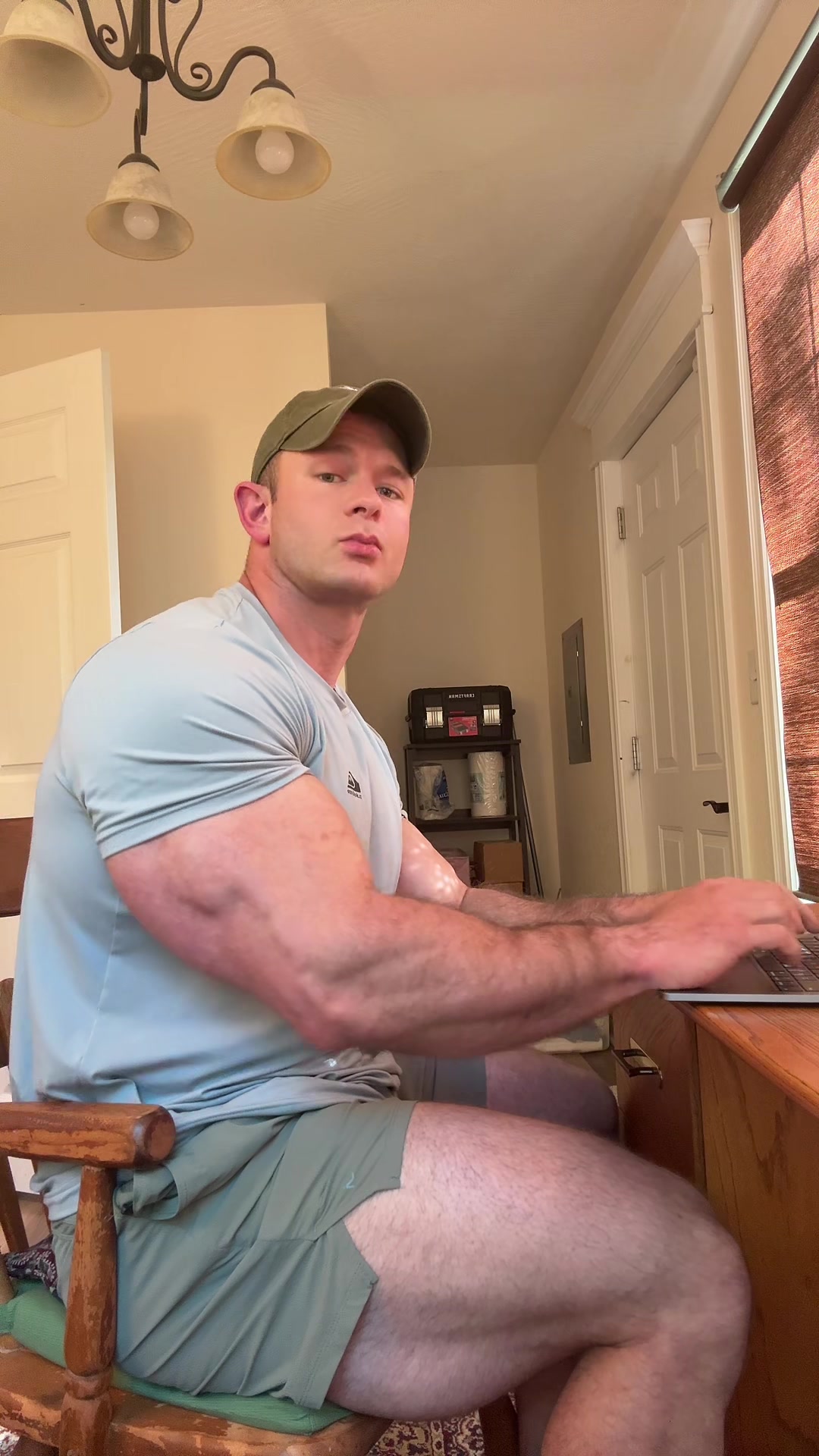 @joesworldd