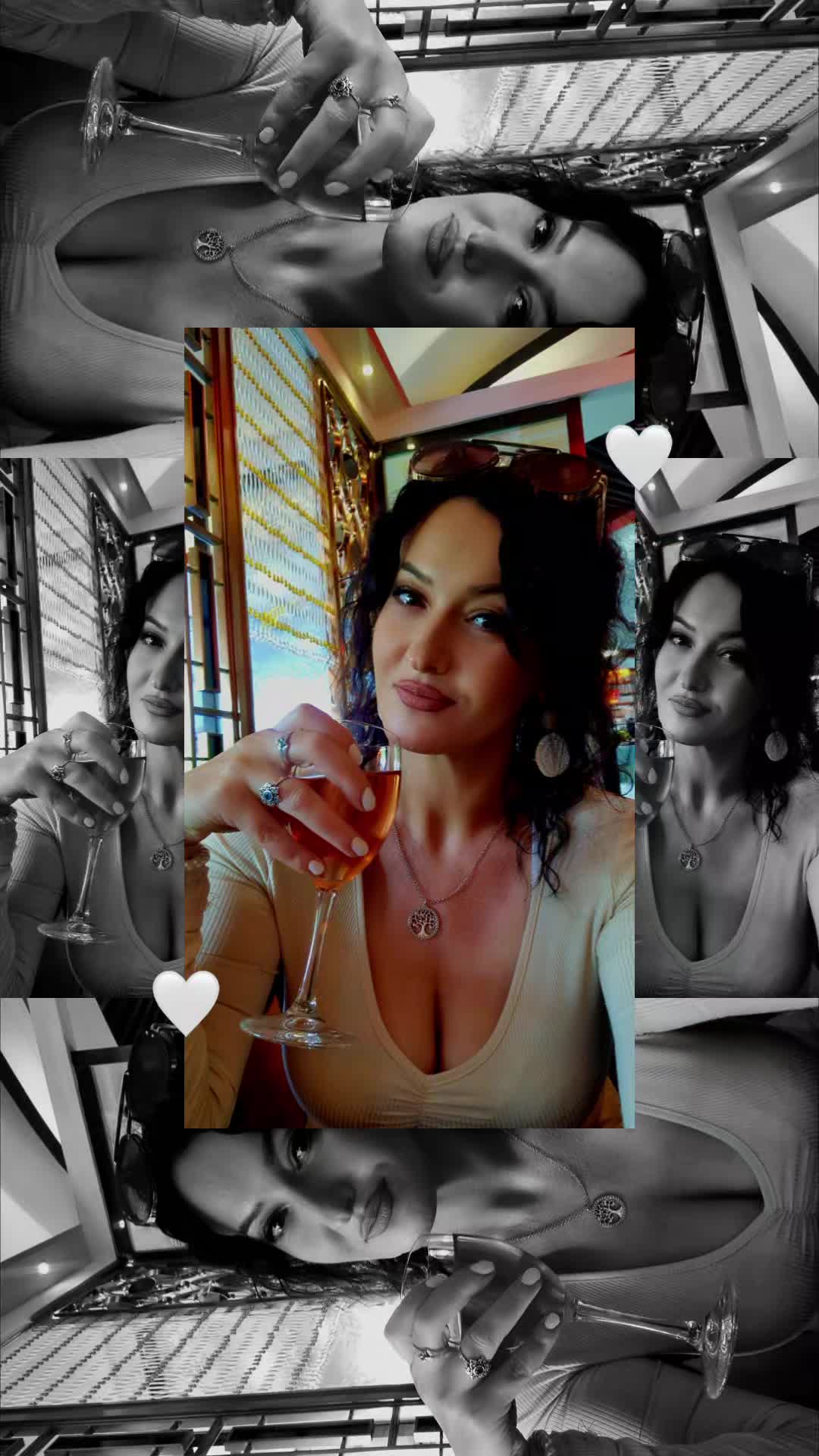 @👑𝕼𝖚𝖊𝖊𝖓 𝖔𝖋 𝕳𝖊𝖆𝖗𝖙𝖘