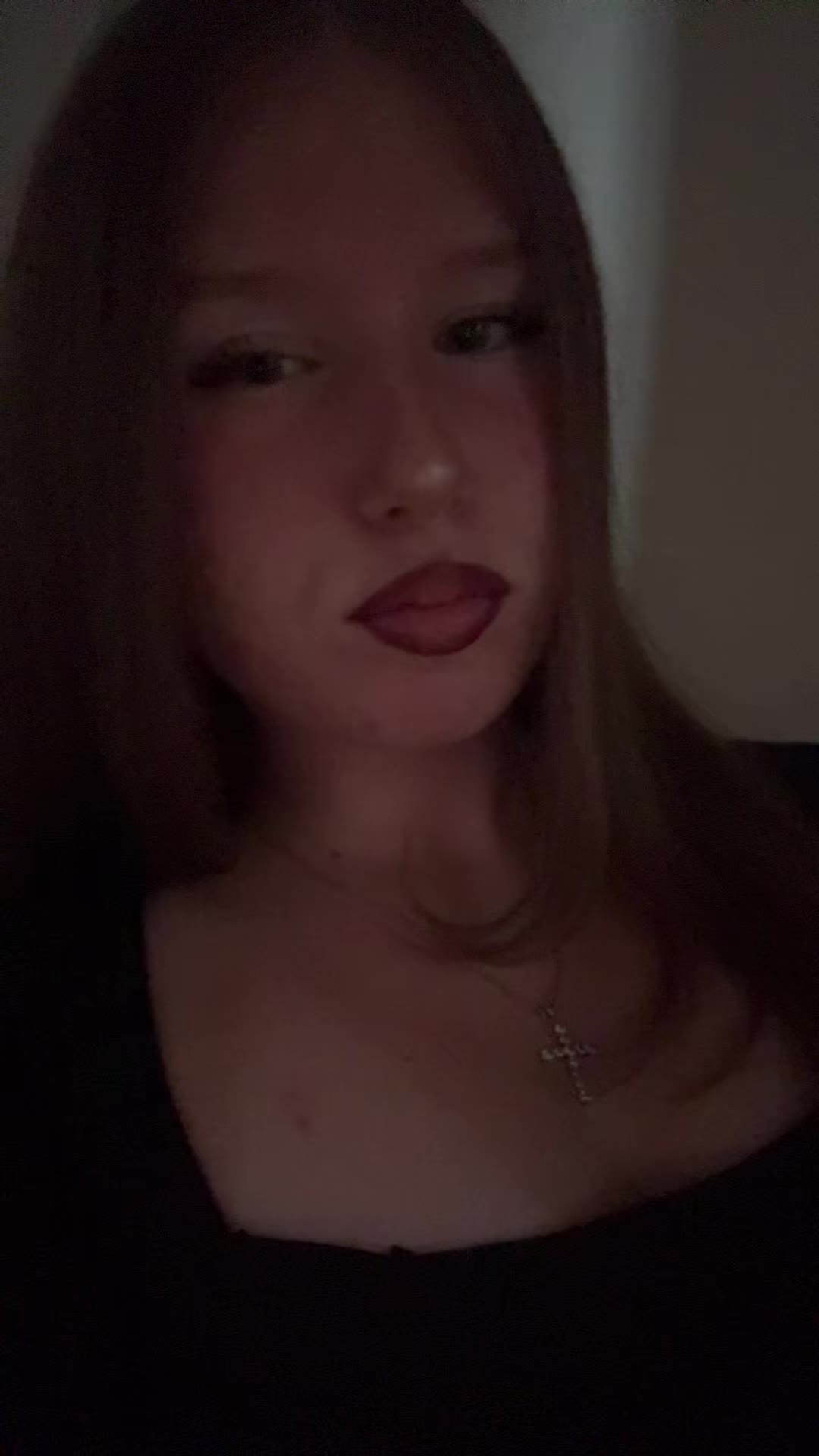 @🧛🏻&zwj;♀️