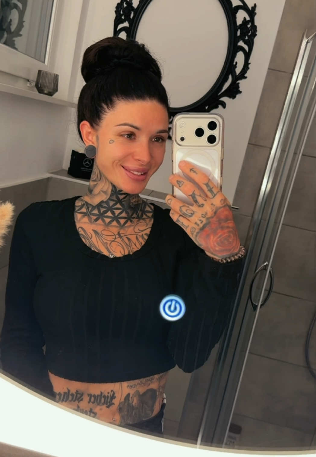 @Felicitas